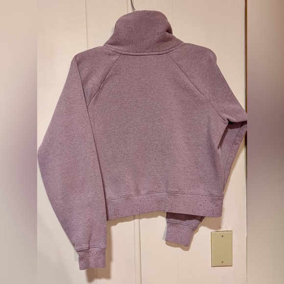 Extra Small Under Armor Sweatshirt - Picture 2 of 4